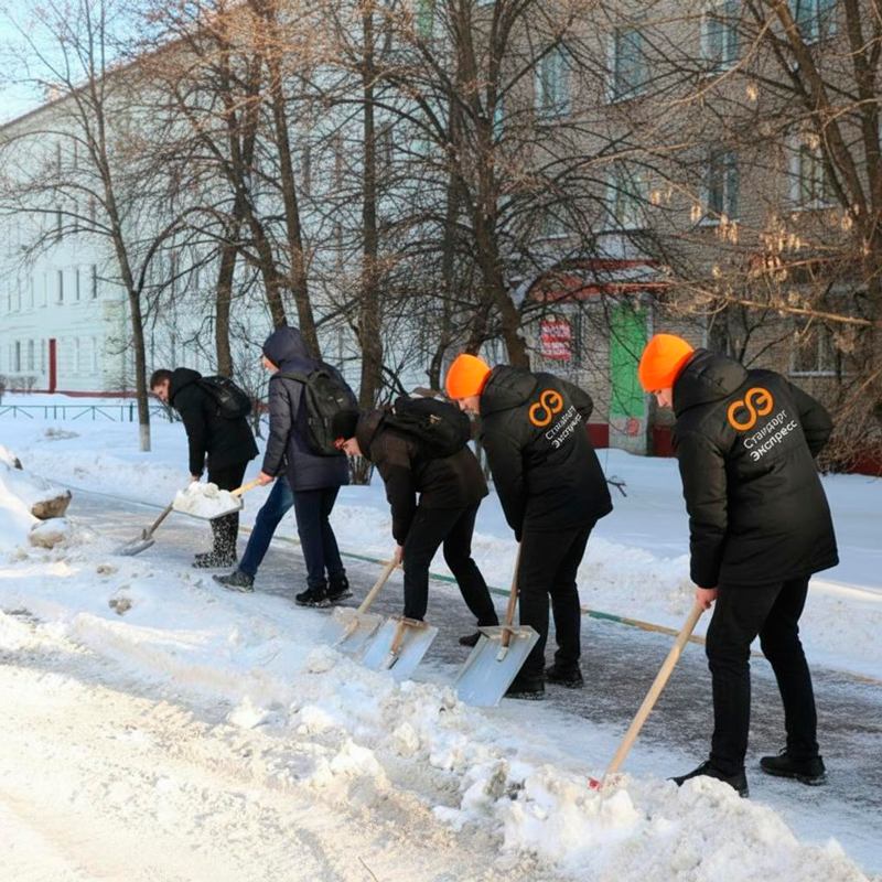 Уборка снега с крыш и территорий в Каменске-Уральском